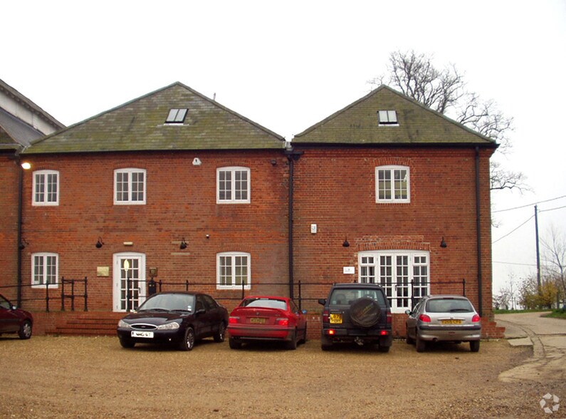 Bury Ct, Farnham for sale - Primary Photo - Image 1 of 1