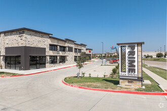 Leora & ST HWY 121 Ln, Lewisville, TX for rent Building Photo- Image 1 of 22