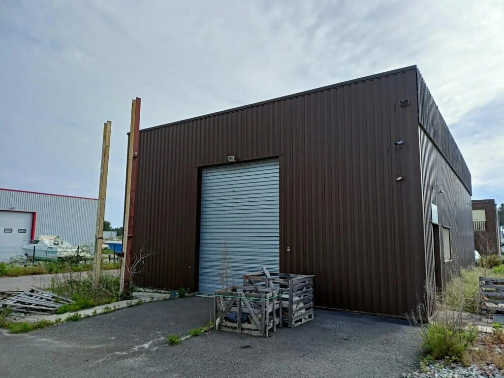 Location Entrepôt 150 m² - Photo 1