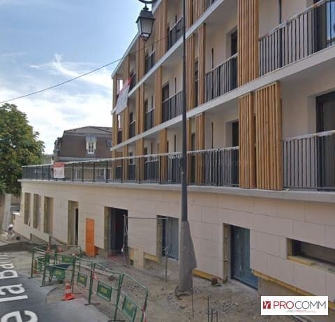 Retail in Issy-les-Moulineaux to rent - Building Photo - Image 3 of 10