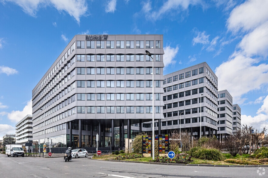 198 Rue Carnot, Fontenay-sous-Bois to rent - Building Photo - Image 2 of 8