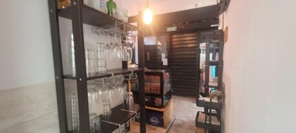 Retail in Madrid, Madrid to rent Interior Photo- Image 2 of 11