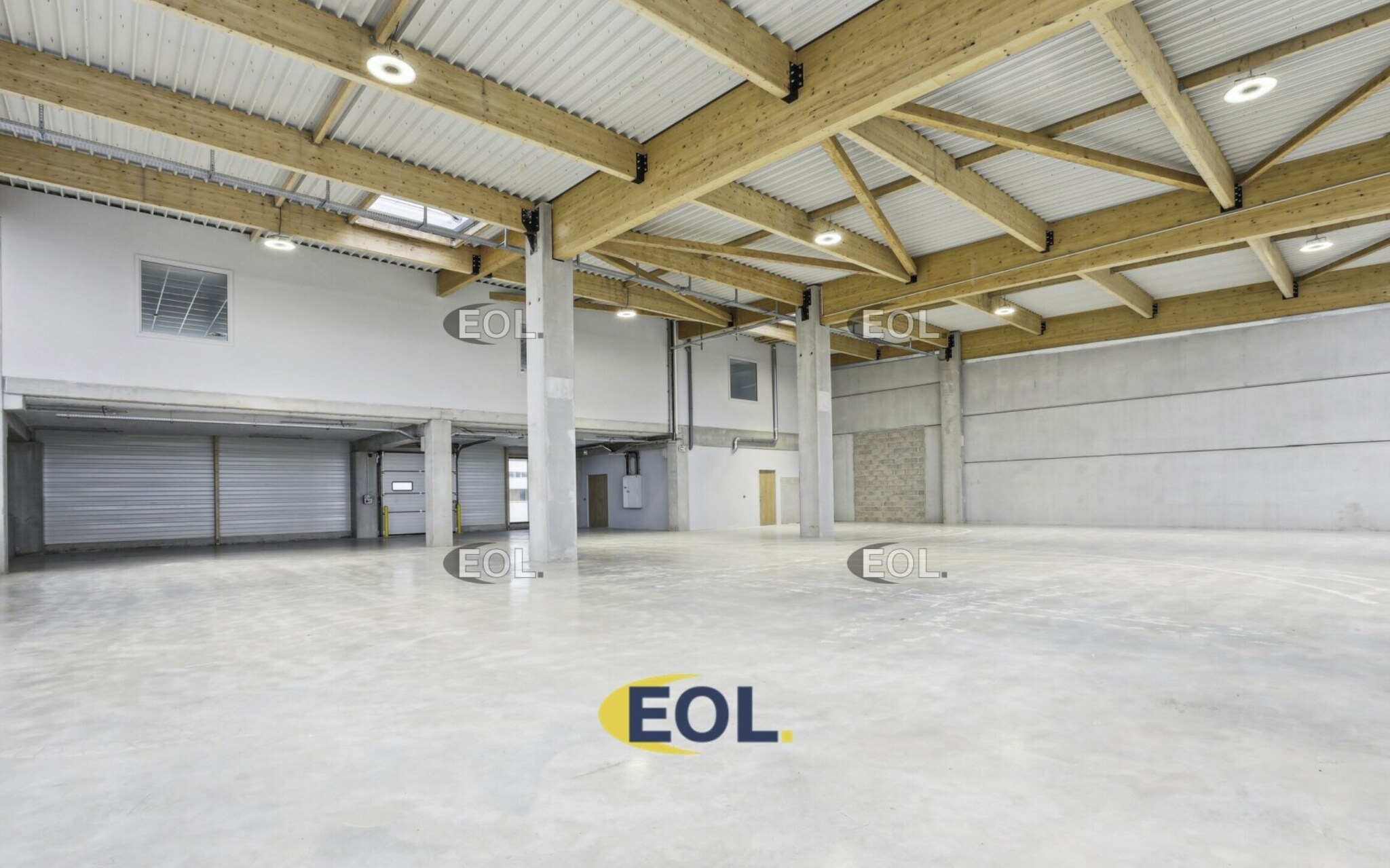 Light Industrial in Tremblay-en-France to rent Interior Photo- Image 1 of 5