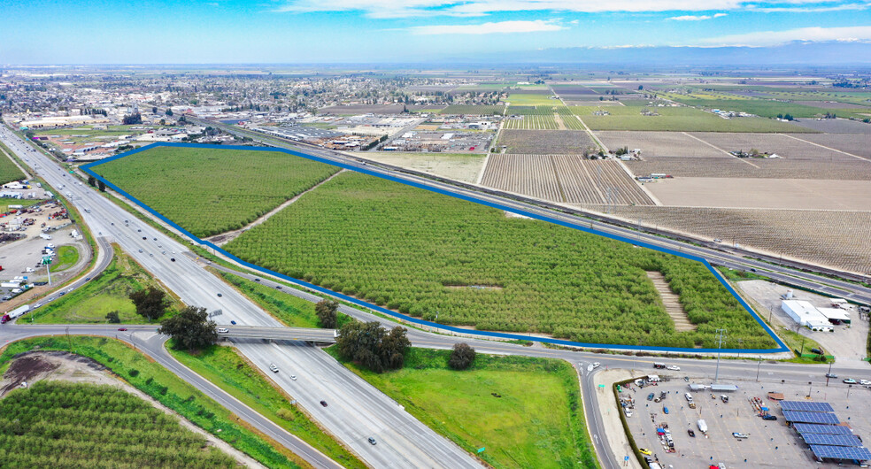 10864 Mountain View Ave, Selma, CA for sale - Aerial - Image 1 of 1