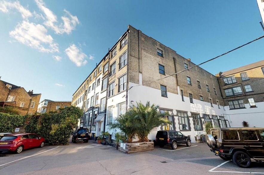 202-208 New North Rd, London to rent - Building Photo - Image 1 of 13