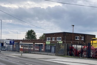 118 Lupton Ave, Leeds to rent Building Photo- Image 1 of 1
