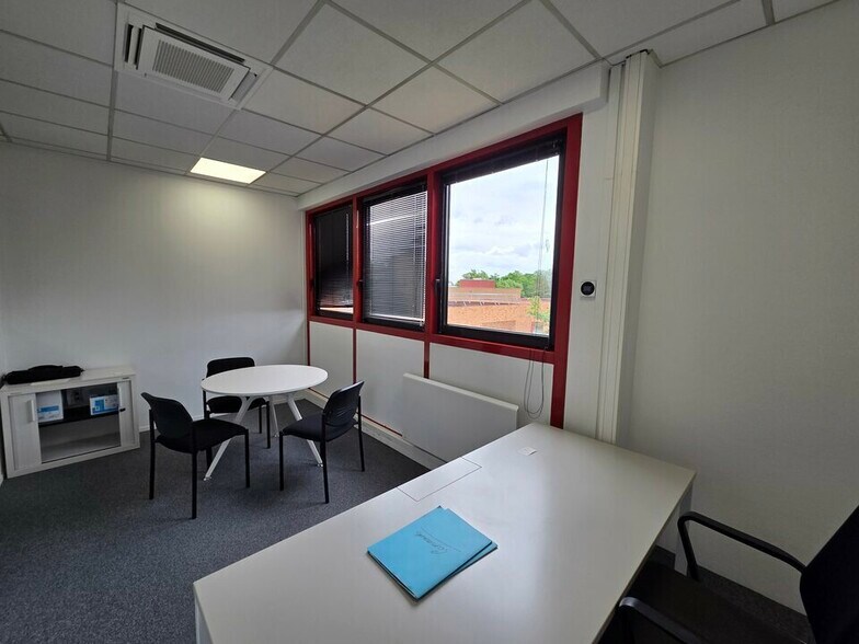 Office in Villepinte to rent - Interior Photo - Image 3 of 7