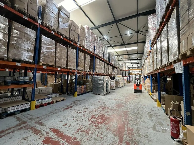 Light Industrial in Goussainville to rent - Building Photo - Image 2 of 8