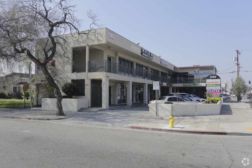 3600 W Olympic Blvd, Los Angeles, CA for rent - Building Photo - Image 1 of 9