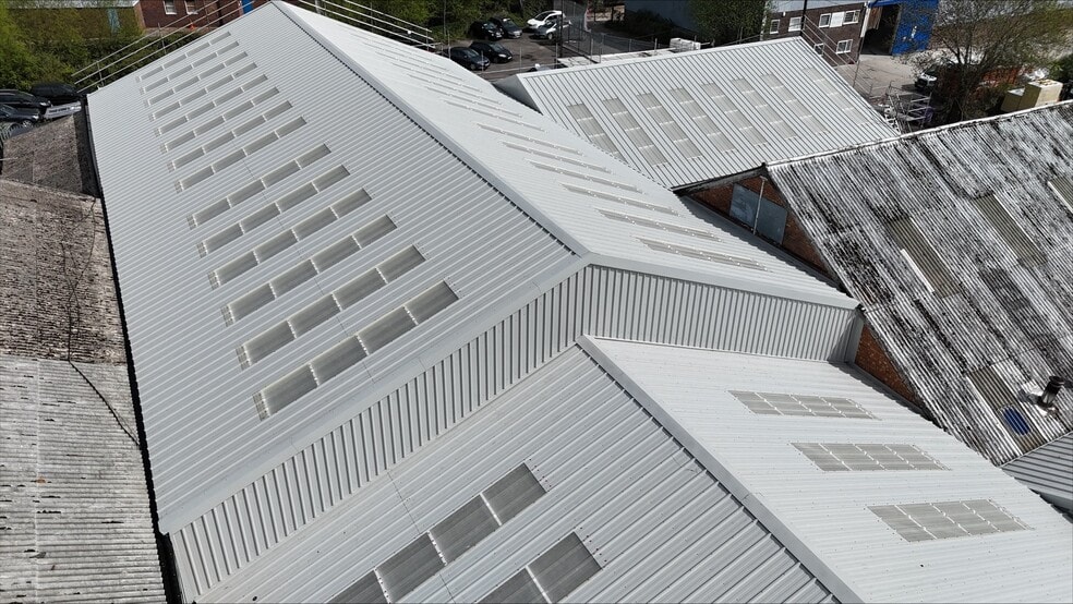 Abercromby Ave, High Wycombe to rent - Building Photo - Image 3 of 7