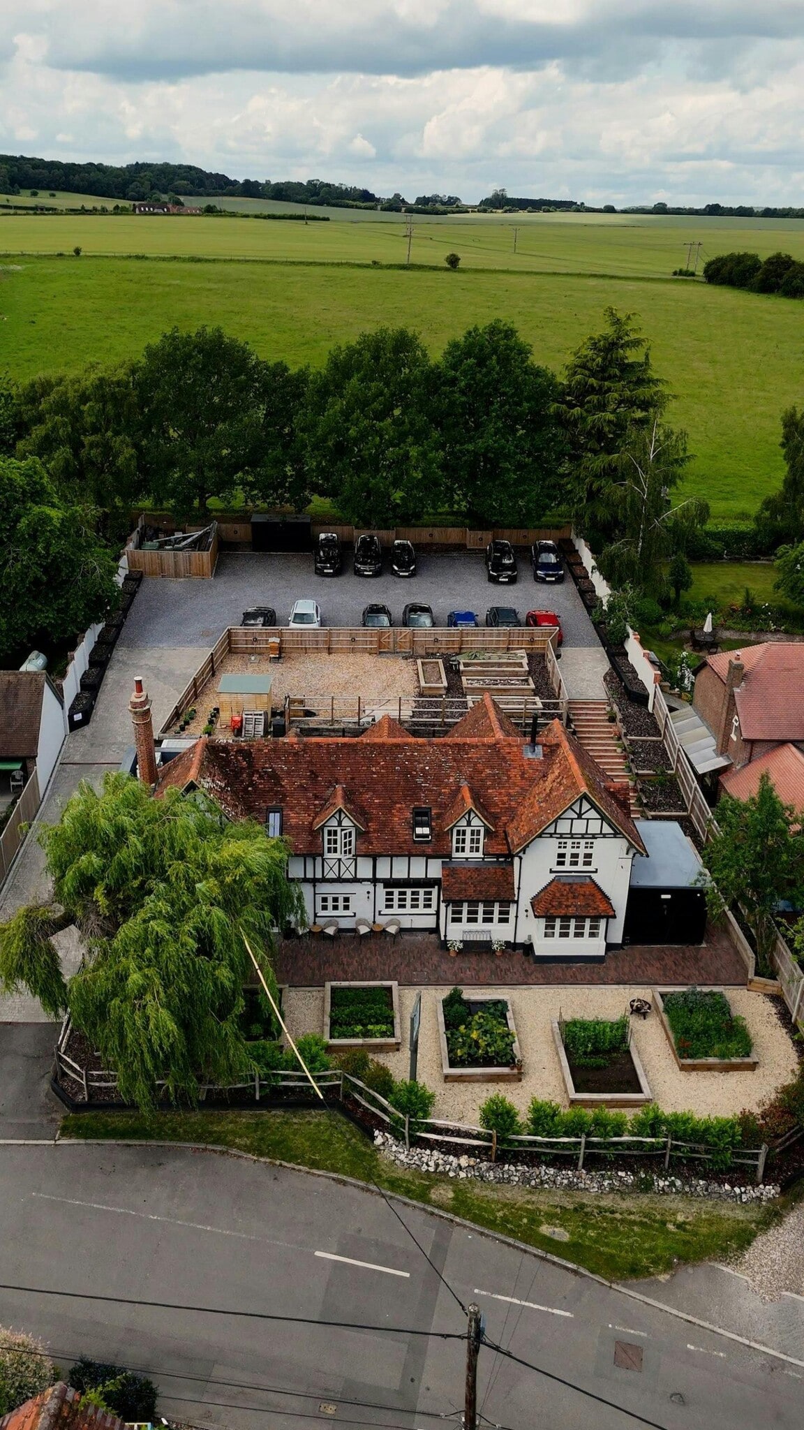 Winterbourne Rd, Newbury to rent Building Photo- Image 1 of 13