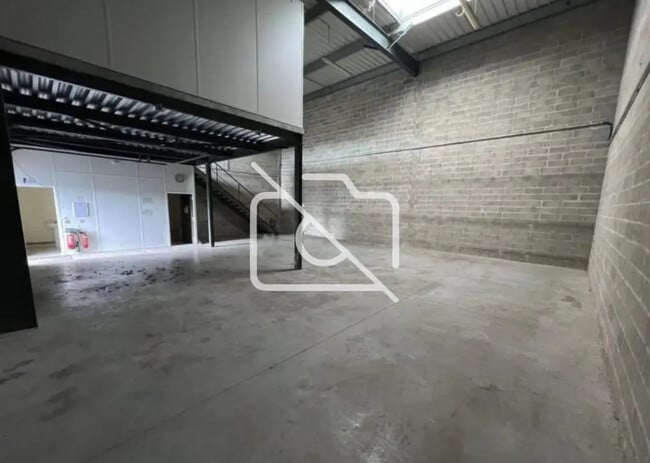 Location Entrepôt 320 m²