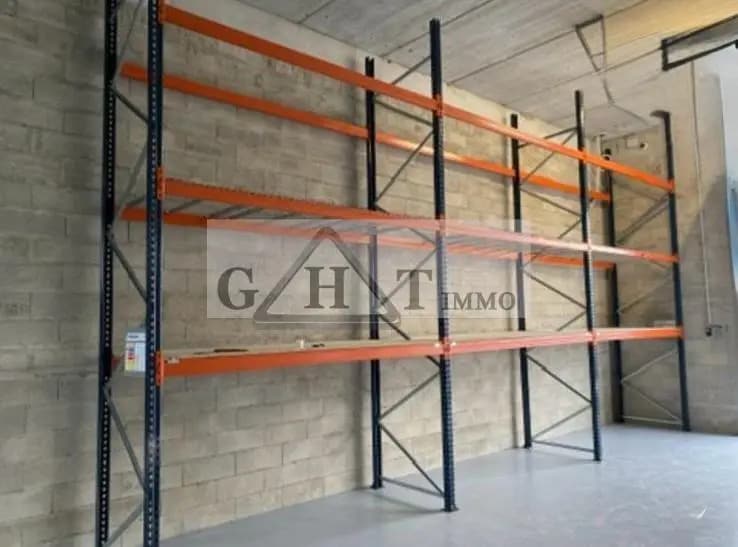 Location Bureaux 300 m² - Photo 1