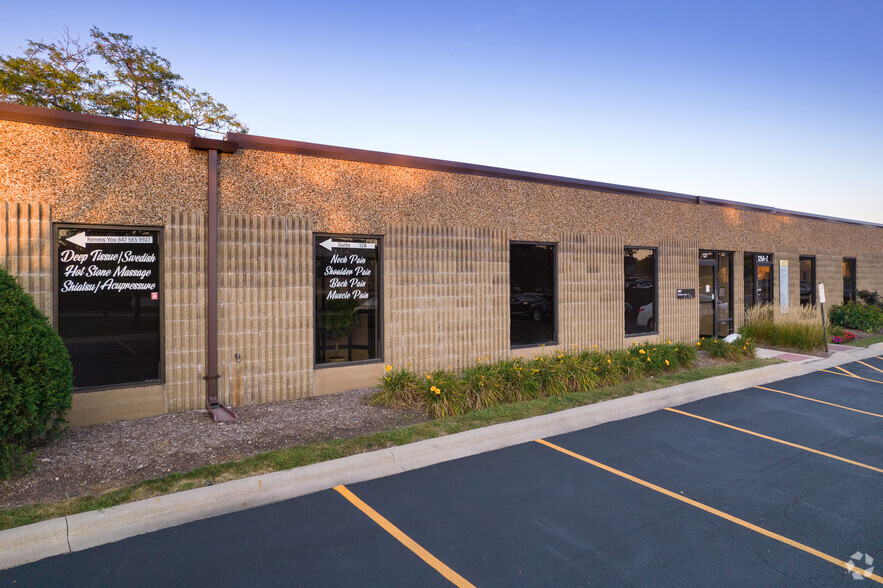 830 E Higgins Rd, Schaumburg, IL for rent - Building Photo - Image 3 of 16