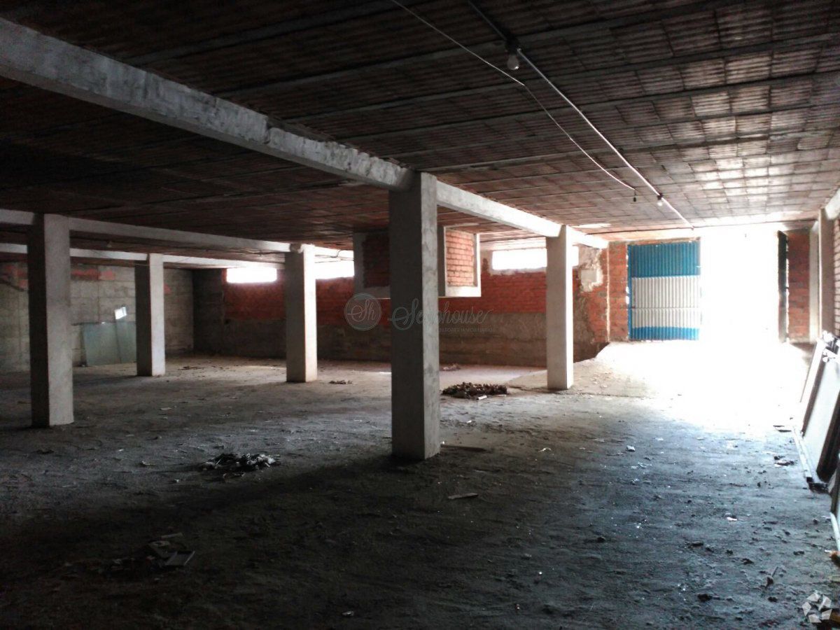 Retail in Segovia, Segovia to rent Interior Photo- Image 1 of 2