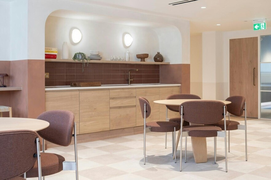 134-147 Cheapside, London to rent - Building Photo - Image 3 of 43