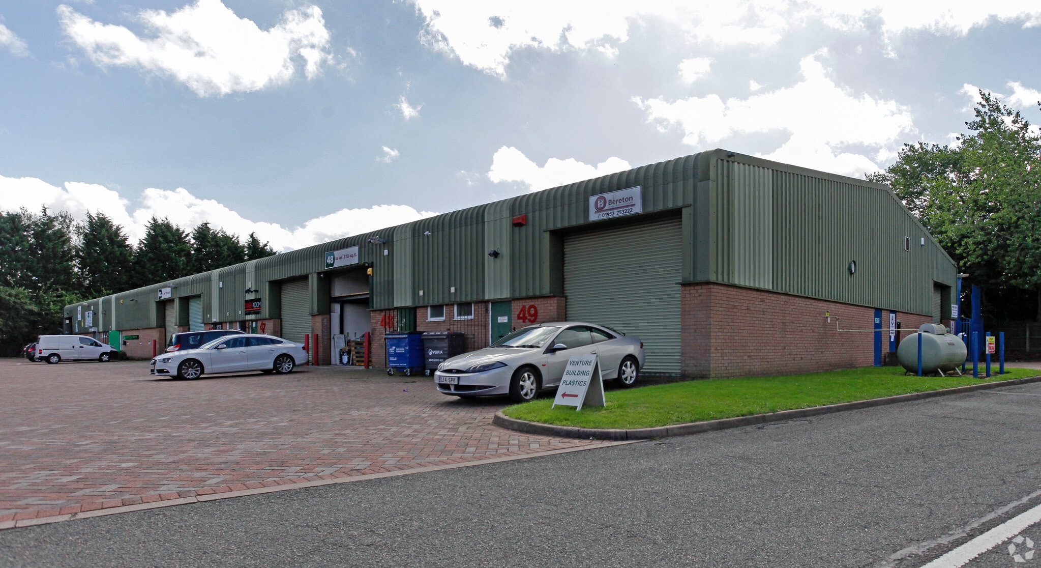 Waterloo Rd, Telford to rent Building Photo- Image 1 of 4