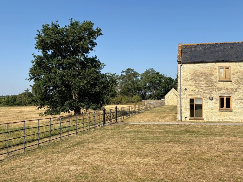 Kirtlington Park, Kirtlington to rent - Building Photo - Image 2 of 2