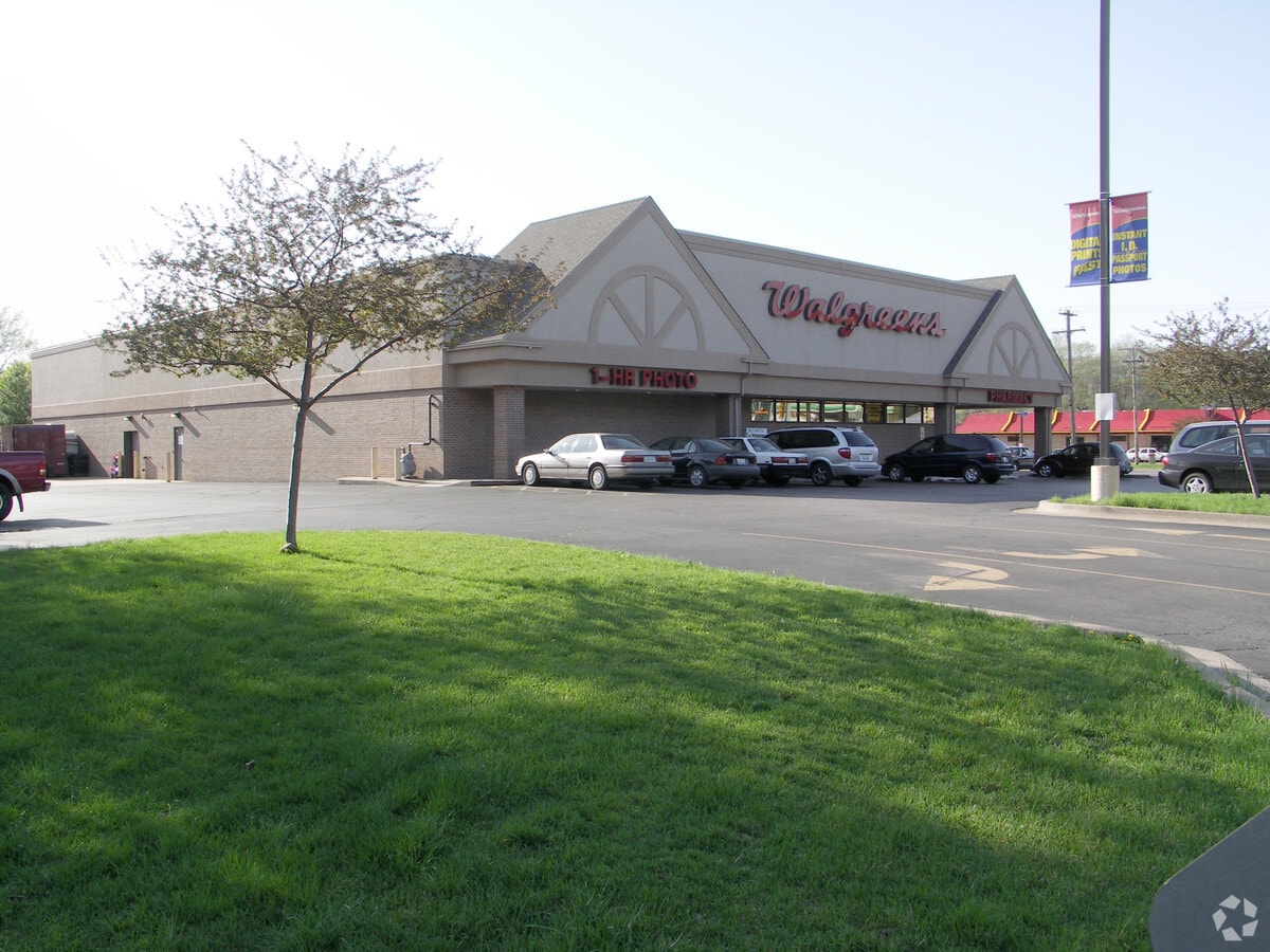 3100 11th St, Rock Island 61201 Walgreen's