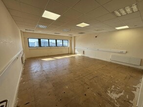 2A Horspath Trading Centre, Pony Rd, Oxford to rent Interior Photo- Image 2 of 3