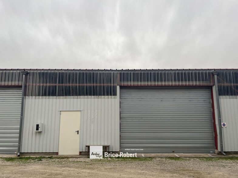 18 Chemin De Marcilly, Lissieu to rent - Building Photo - Image 1 of 3