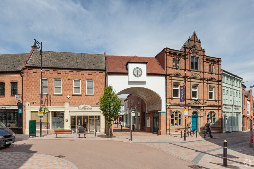 St Martins Sq, Leicester to rent - Building Photo - Image 3 of 10