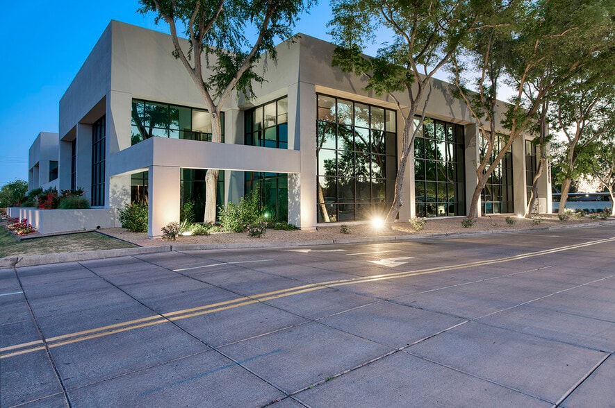 4444 N 32nd St, Phoenix, AZ to rent - Building Photo - Image 2 of 7