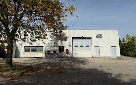 Light Industrial in Bron for sale Building Photo- Image 1 of 4