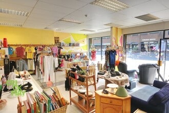 7-9 The Broadway, Haywards Heath to rent Interior Photo- Image 2 of 2