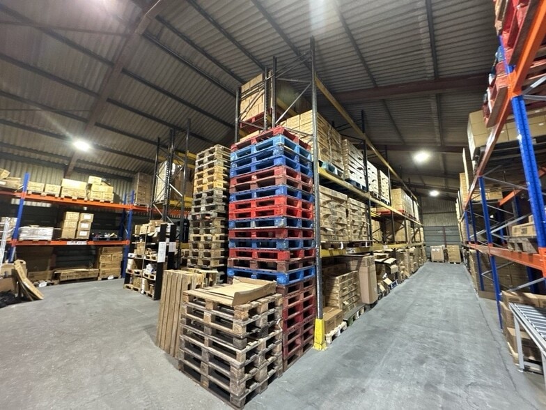 Unit 4-Unit 8 Vicarage Ln, Wherstead to rent - Interior Photo - Image 2 of 2