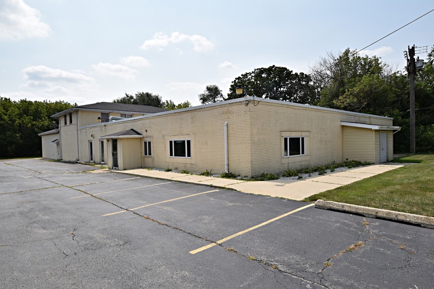 170 W Roosevelt Rd, West Chicago, IL for sale - Building Photo - Image 1 of 1