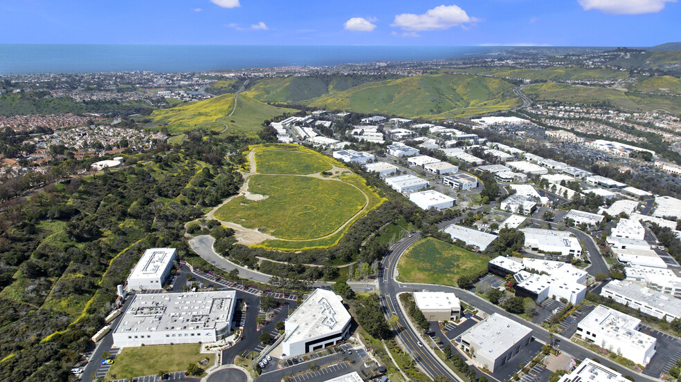 801-950 801-851 & 900-950 Calle Cordillera, San Clemente, CA for rent - Aerial - Image 3 of 11