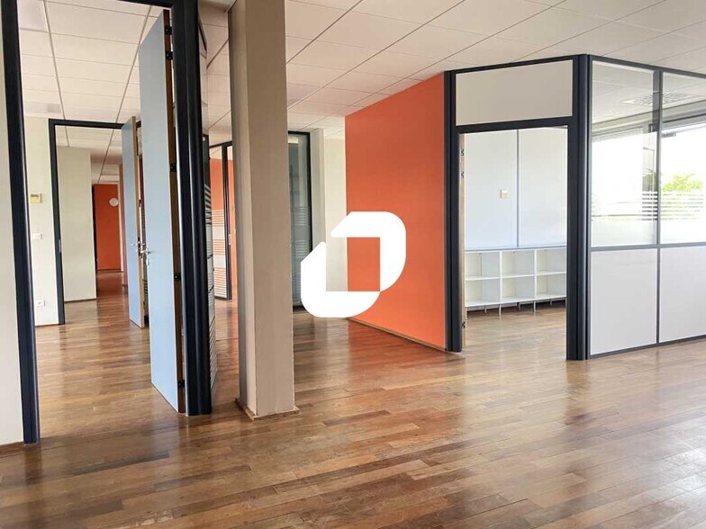 Office in Écully to rent - Building Photo - Image 2 of 34