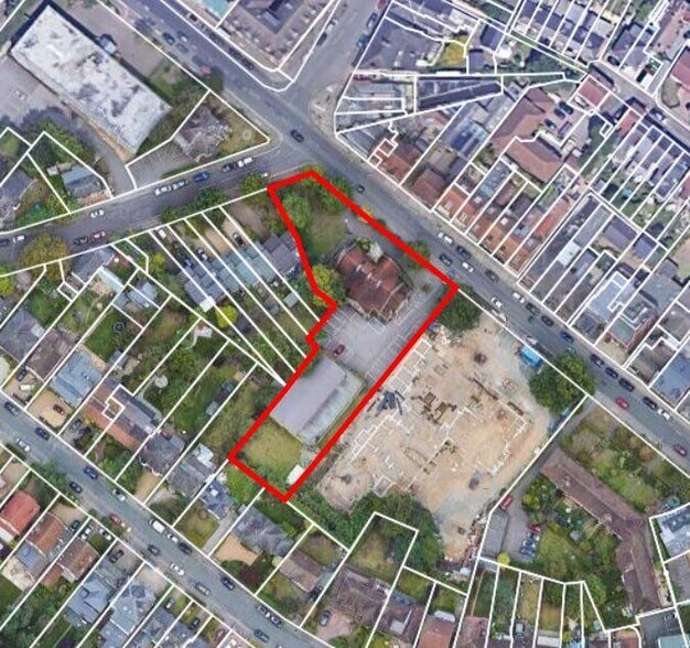 Queens Rd, Weybridge for sale - Building Photo - Image 2 of 8