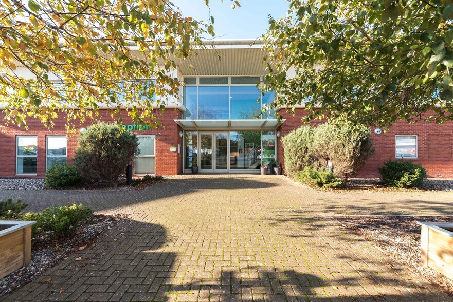 Aerodrome Rd, Gosport to rent - Interior Photo - Image 1 of 10
