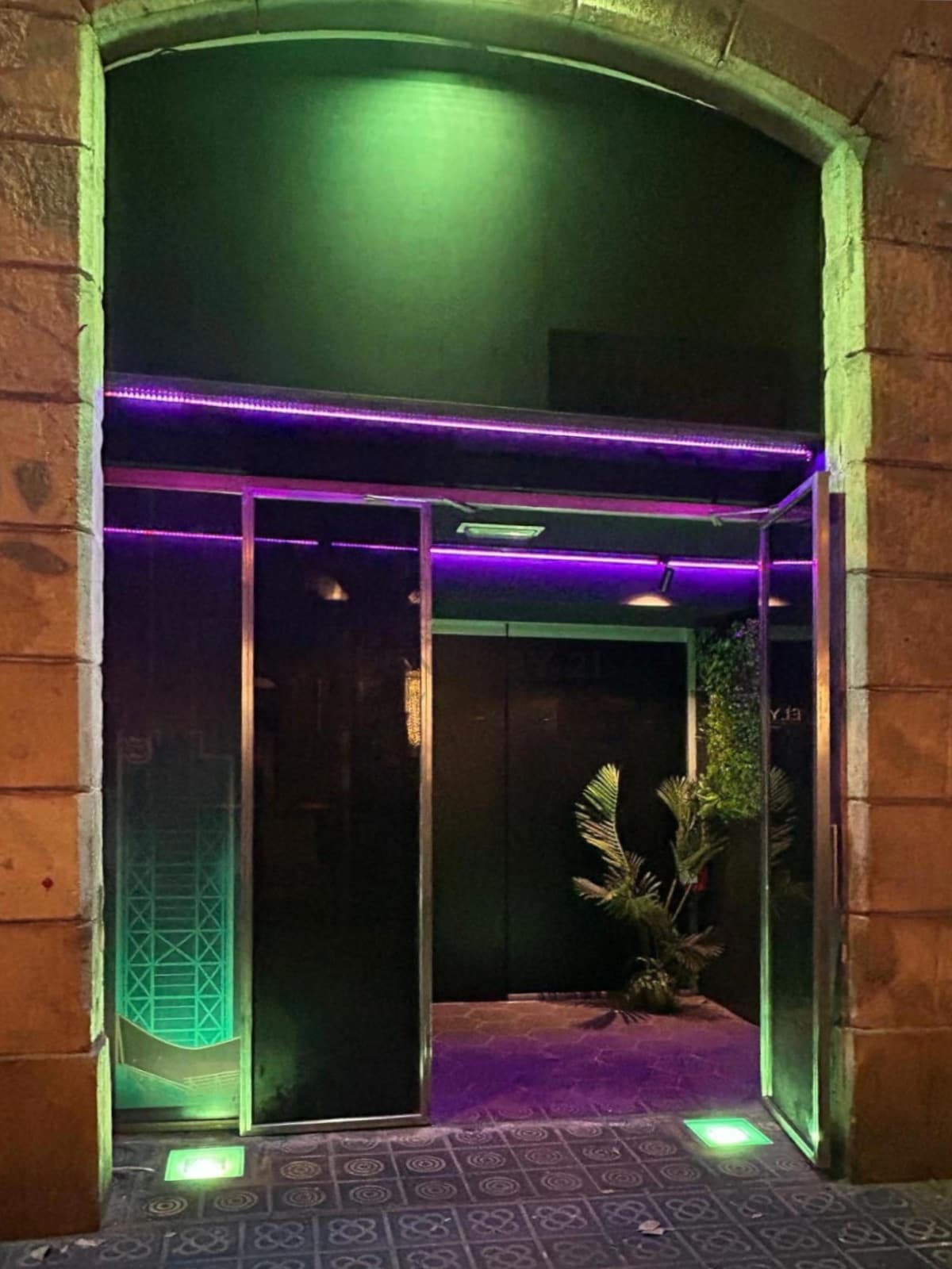 Retail in Barcelona, Barcelona to rent Interior Photo- Image 1 of 8