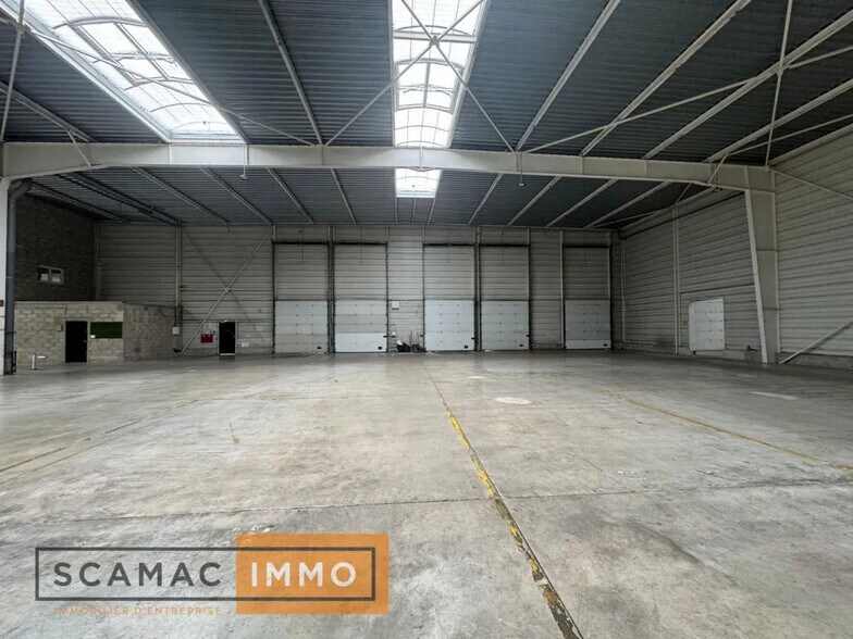 Industrial in Lisses to rent - Building Photo - Image 3 of 8