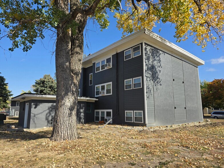 1351 Iowa Ave SE, Huron, SD for sale - Building Photo - Image 3 of 63