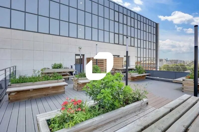 Office in Saint-Denis to rent Building Photo- Image 1 of 20