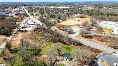 2 Redstone Rd, Greenville, SC for sale Primary Photo- Image 1 of 4