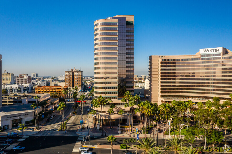 301 E Ocean Blvd, Long Beach, CA for rent - Building Photo - Image 2 of 10