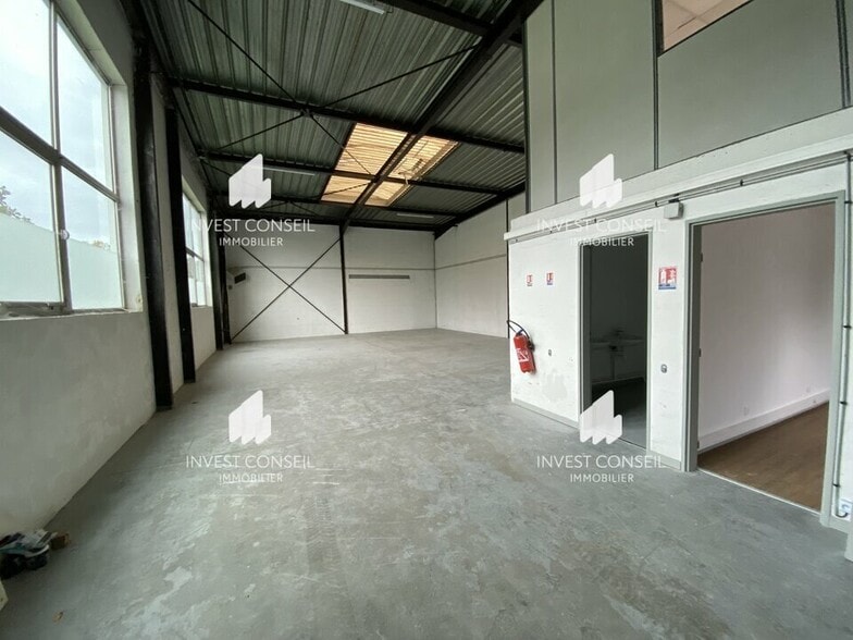 6 Rue Du Bois Du Pont, SAINT-OUEN-L'AUMONE to rent - Building Photo - Image 2 of 6