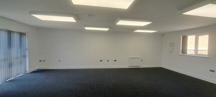 Old Linslade Rd, Leighton Buzzard to rent Interior Photo- Image 2 of 2