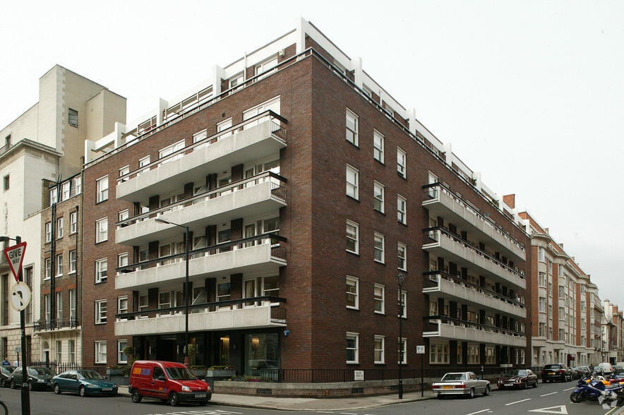 73-75 Hallam St, London to rent - Building Photo - Image 3 of 5