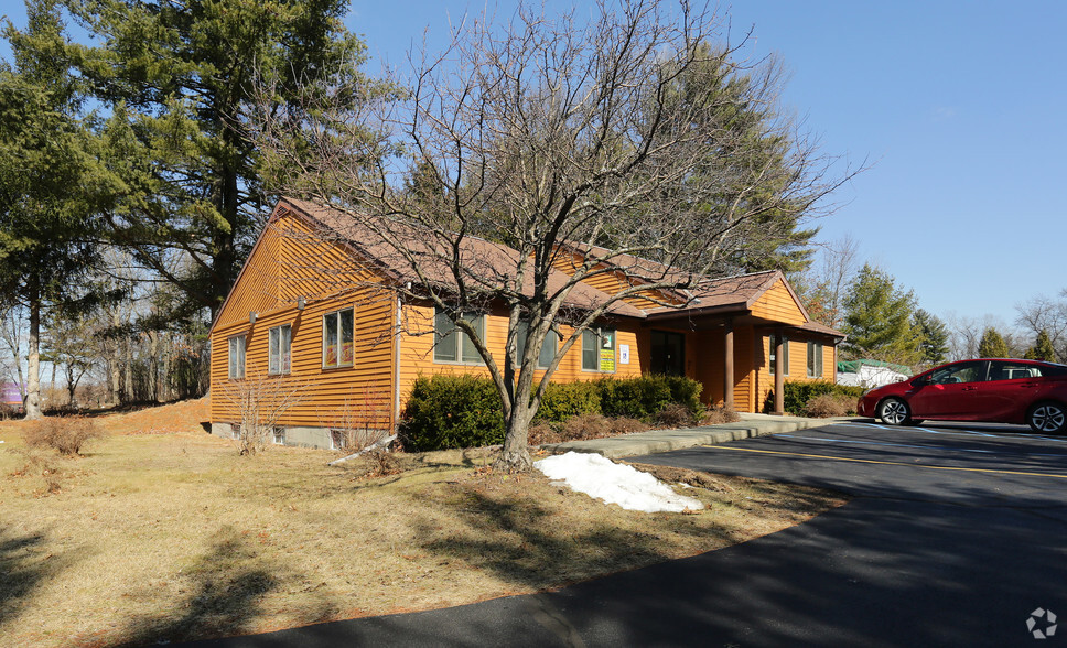 1763 Us-9, Clifton Park, NY for sale - Primary Photo - Image 1 of 1