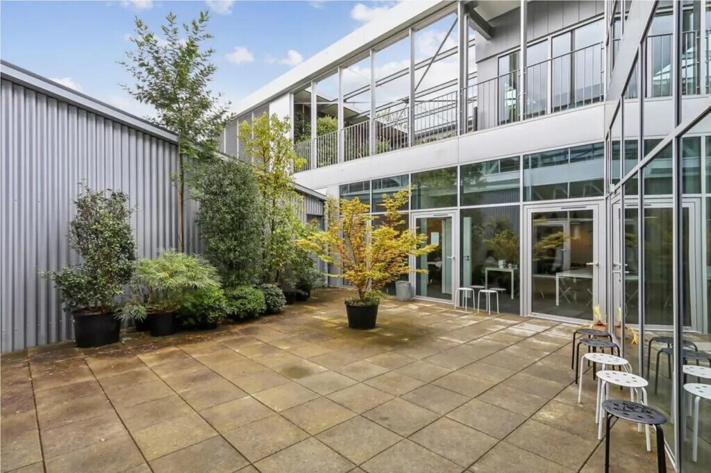 Location Bureaux 480 m² - Photo 1