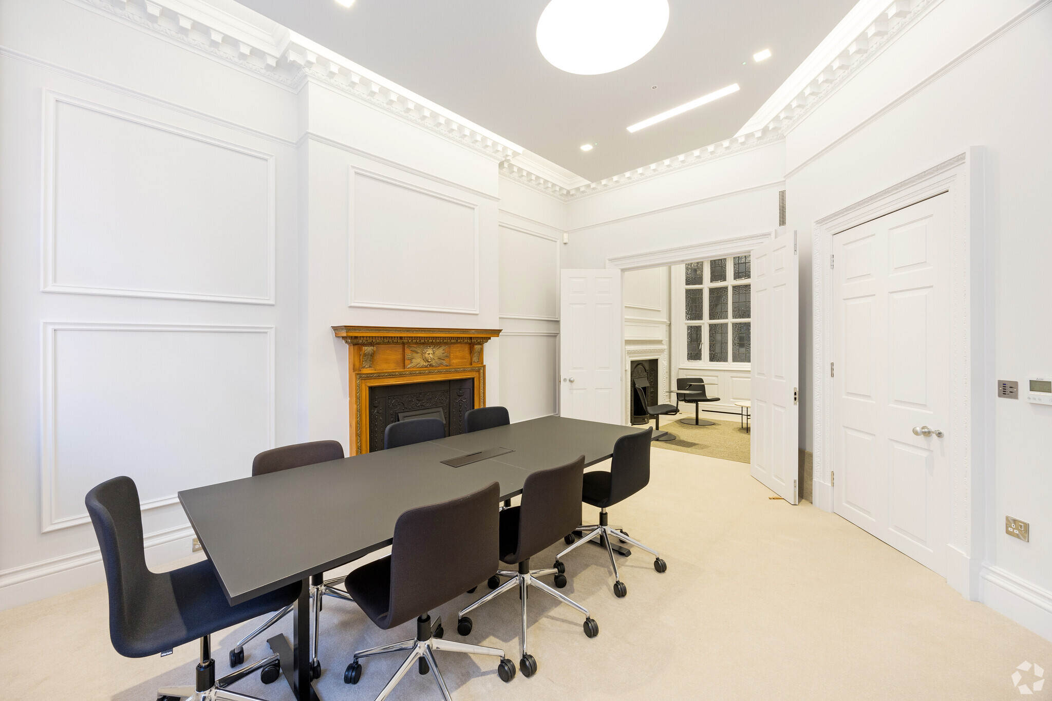 56 Grosvenor St, London to rent Interior Photo- Image 1 of 5