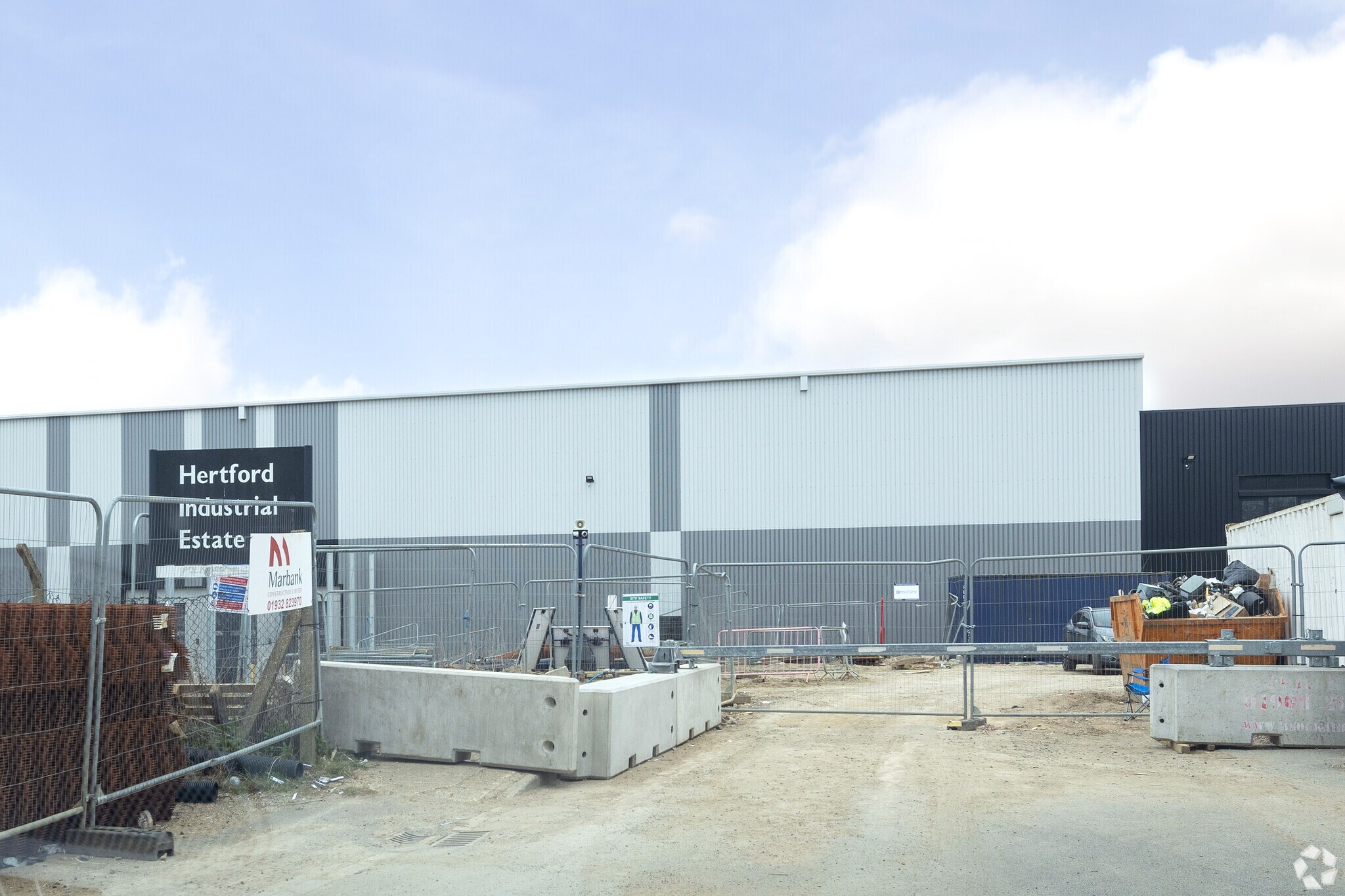 Caxton Hl, Hertford to rent Primary Photo- Image 1 of 3