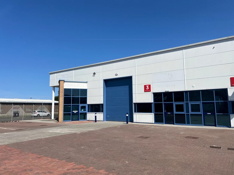 Broomloan Pl, Glasgow to rent - Building Photo - Image 2 of 31