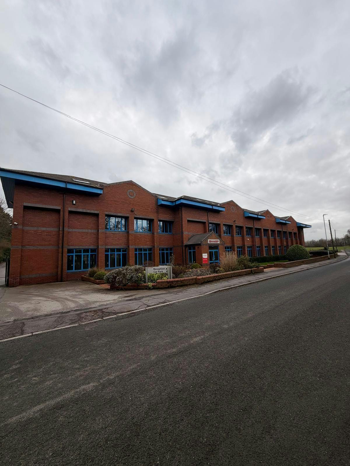Moor Knoll Ln, East Ardsley to rent Building Photo- Image 1 of 3